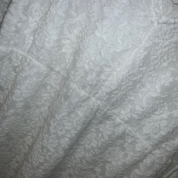 Lace dress - Picture 2 of 2